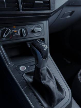 VOLKSWAGEN POLO 1.0 170 TSI COMFORTLINE AUTOMÁTICO VOLKSWAGEN POLO 1.0 170 TSI COMFORTLINE AUTOMÁTICO